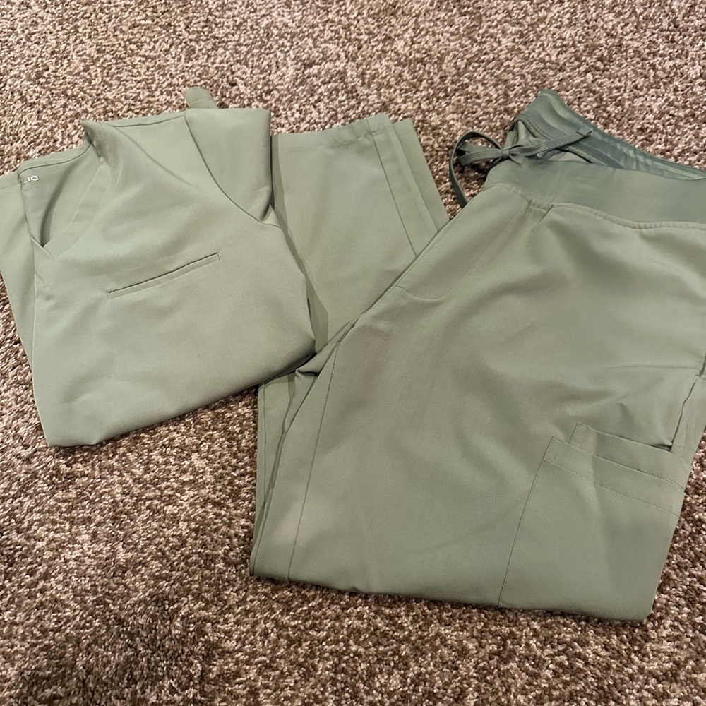 Mandala Sage Scrub top